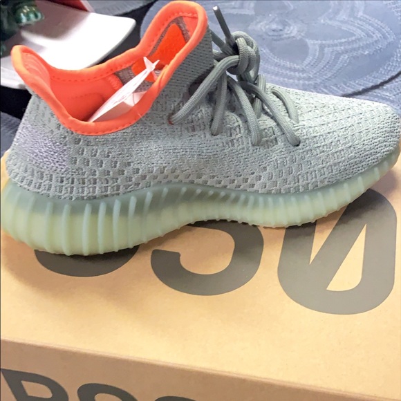 YEEZY BOOST 350 V2 ADULTS - Picture 7 of 7